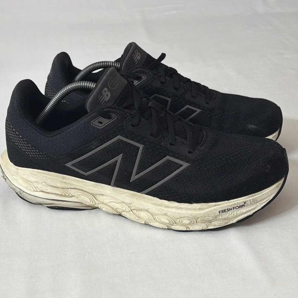 New Balance 860 Men's Black‎ and White Athletic Shoes size 12.5 D Comfy Gym Shoe
